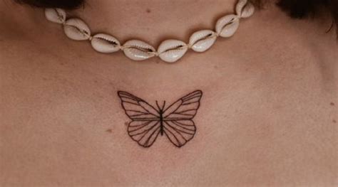 significado pecho senos tatuajes para mujeres|Tatuajes en el pecho para mujer: Diseños delicados y。